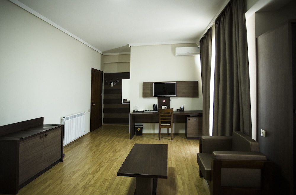 Deluxe Double Room photo 3