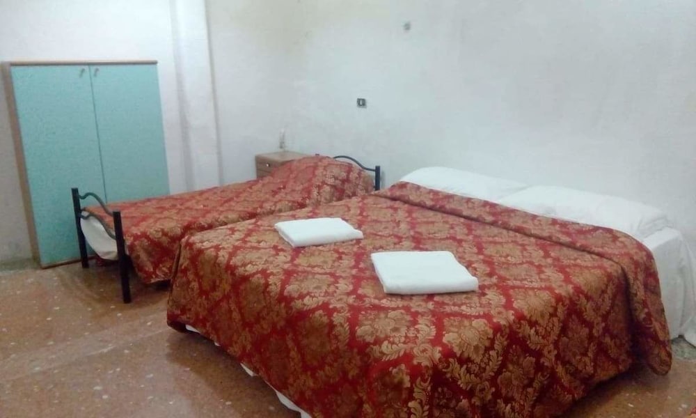 Triple Room, Shared Bathroom