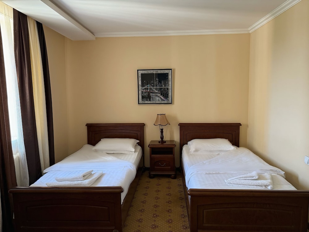 Standard Twin Room, City View