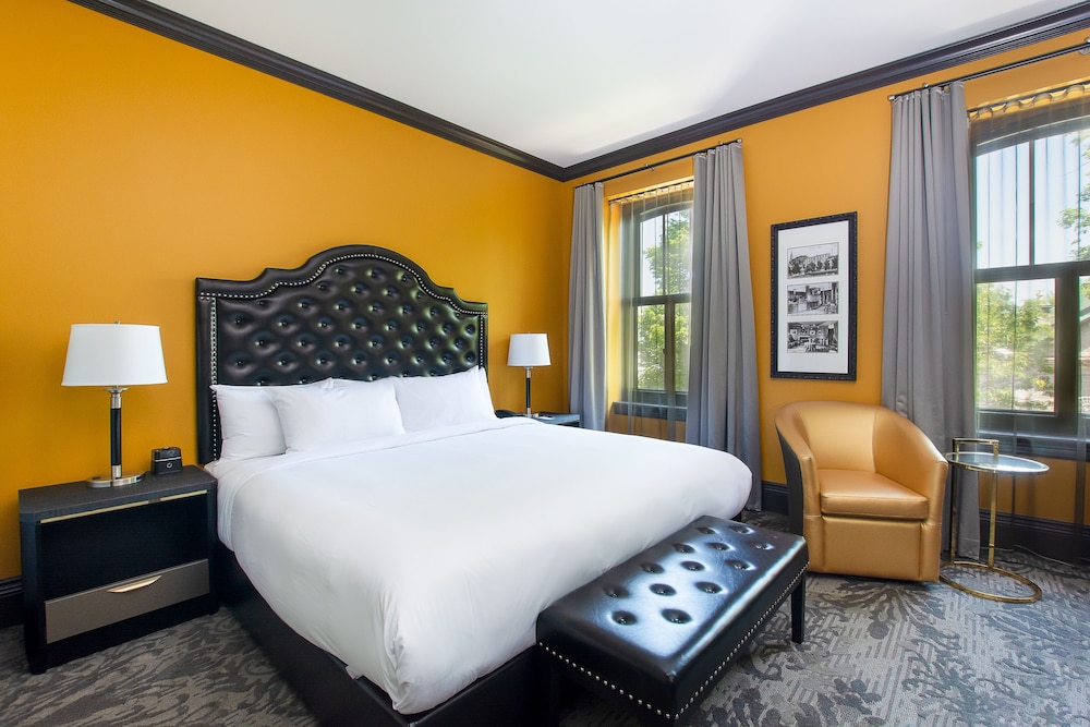 Business Room, 1 King Bed - Photo 1