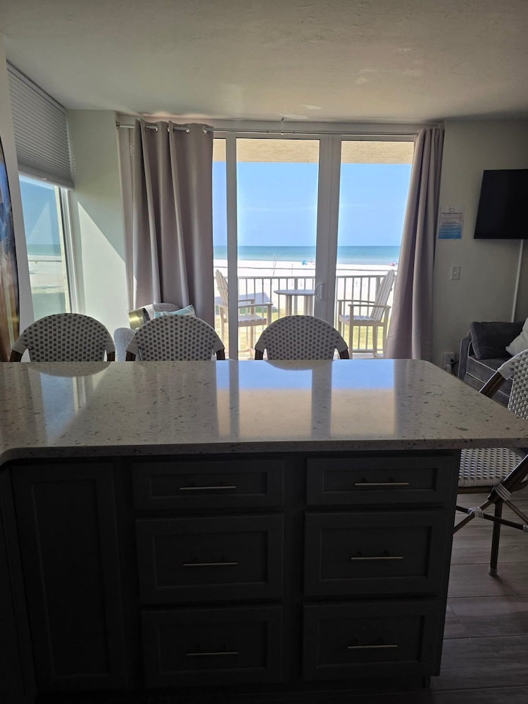 Beachfront w Stunning Views Modern Bright, Foto 13