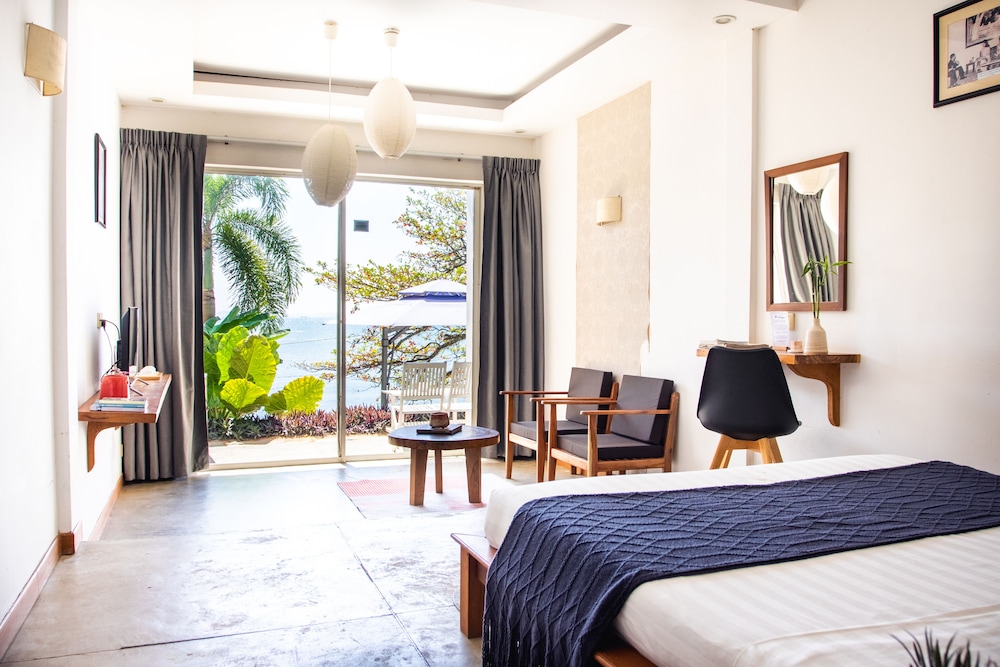 Deluxe Double Room, Pool Access, Pool View