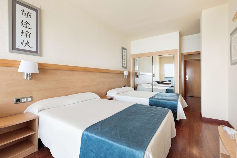 Superior Room, Sea View (2 adults + 1 child) - Photo 3