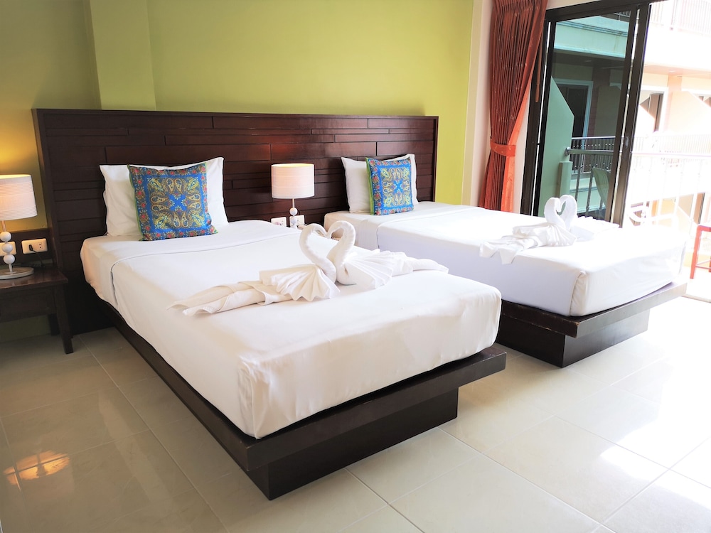 Standard Double Room, 2 Twin Beds, Balcony, Pool View - Photo 1