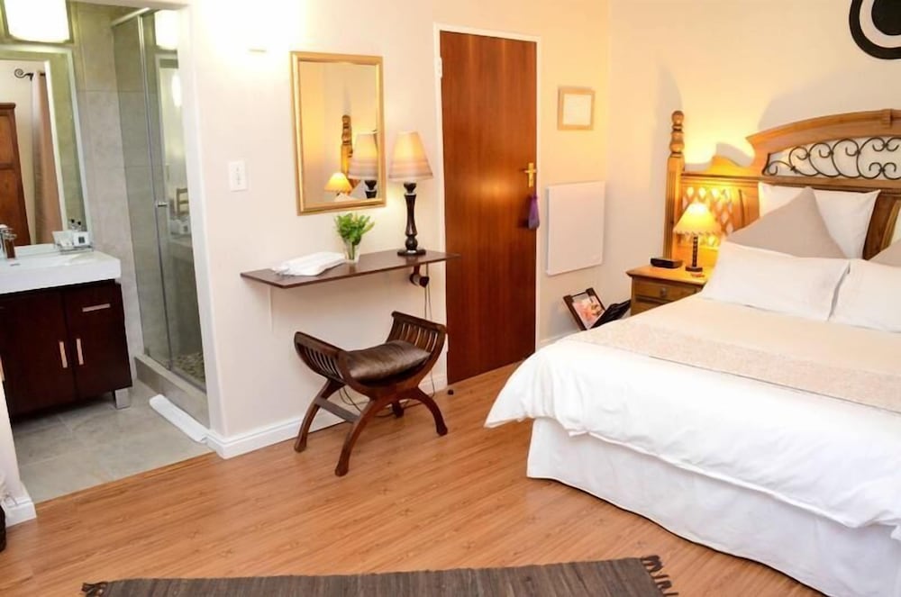 Basic Double Room Lyndon