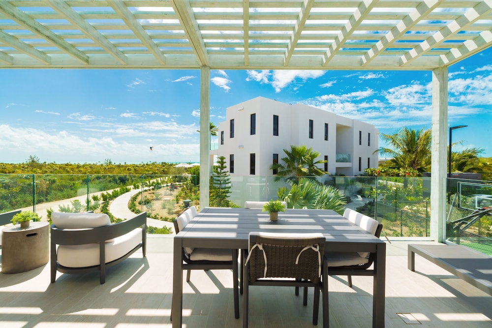 Superior Suite, 2 Bedrooms, Ocean View - Photo 1