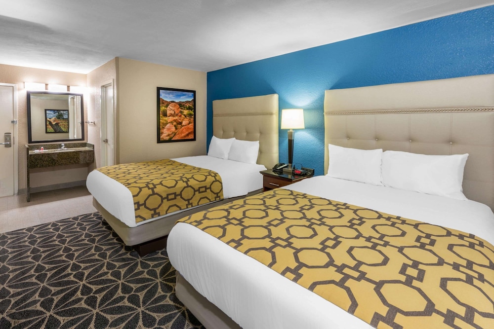 Room, 2 Queen Beds, Non Smoking - Photo 4