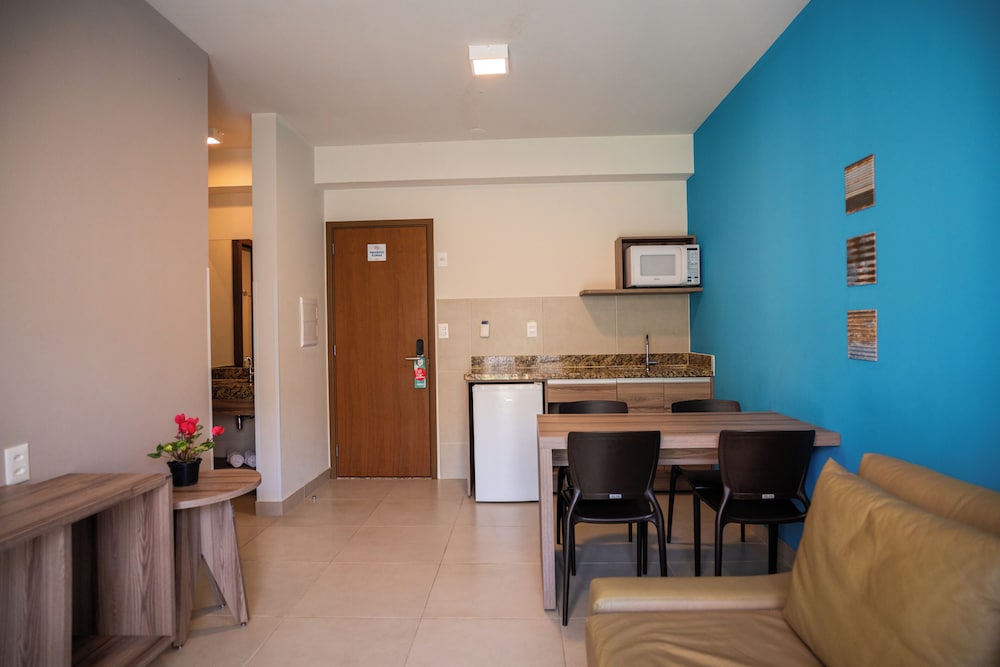 Deluxe Suite, Pool View, Garden Area - Photo 3