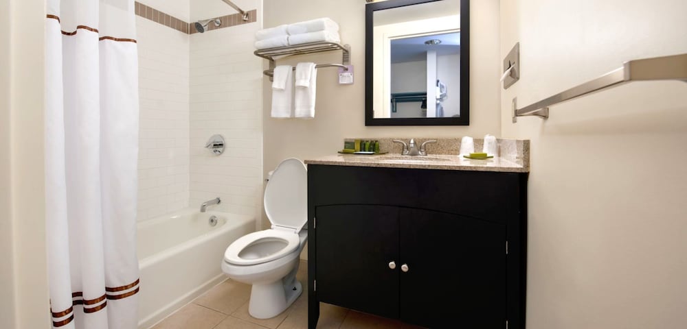 Deluxe Room, 2 Queen Beds - Photo 4
