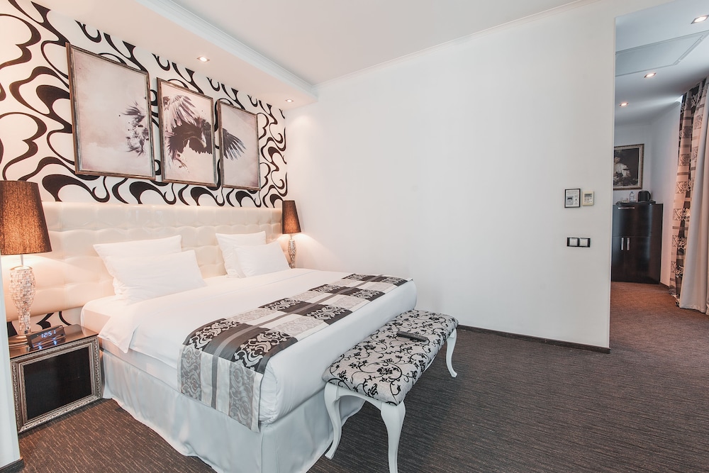 Business Suite photo 2