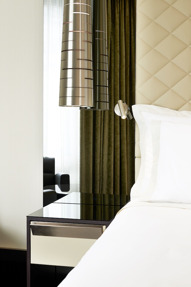 Premium Room, 1 King Bed