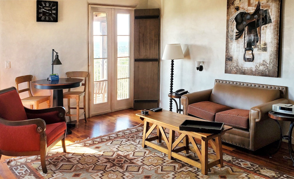 Presidential Studio Suite photo 3