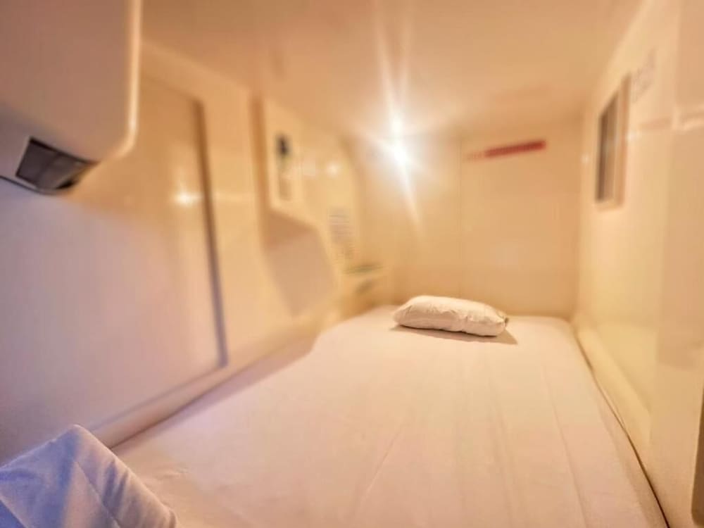 Capsule Room for Women Only, Shower only, Non Smoking photo 1