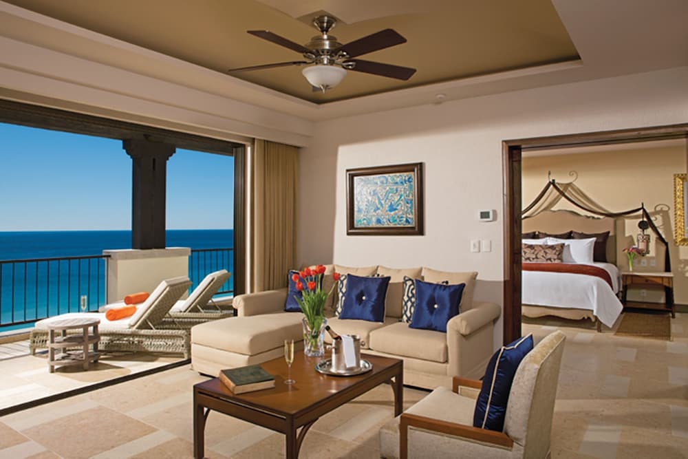 Presidential Suite Swim Out Ocean Front