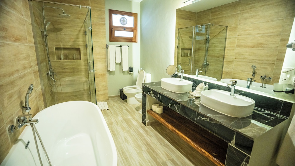 Grand Ocean Suite photo 3