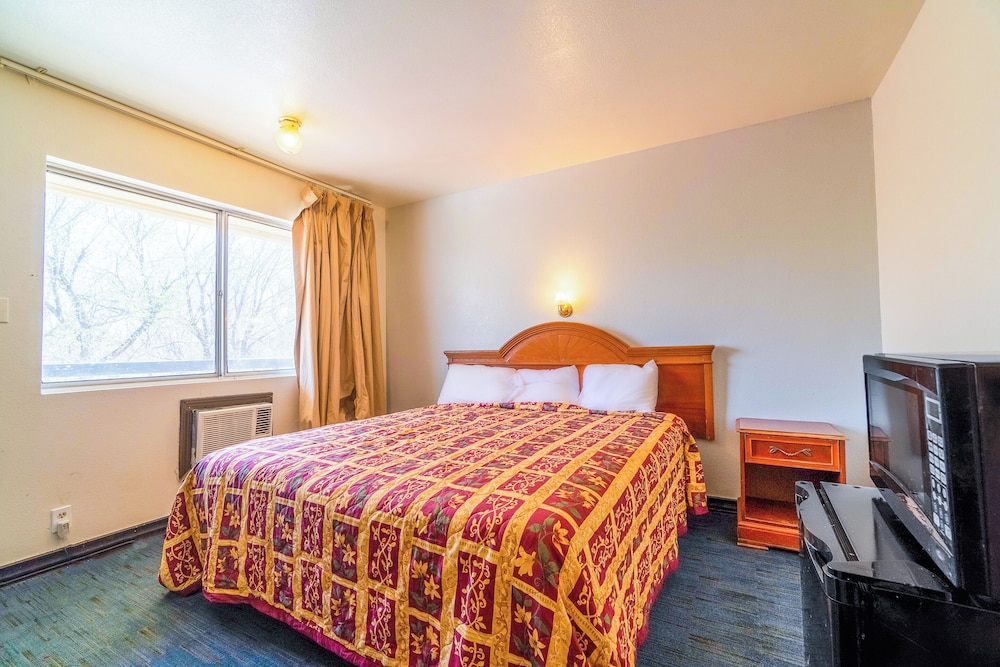 Standard Room, 1 King Bed