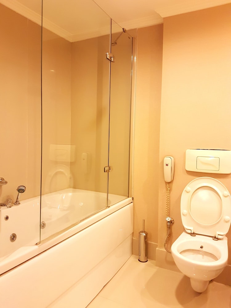Deluxe Suite photo 3