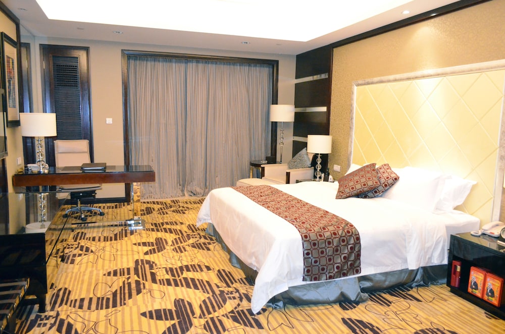 Deluxe Suite photo 2