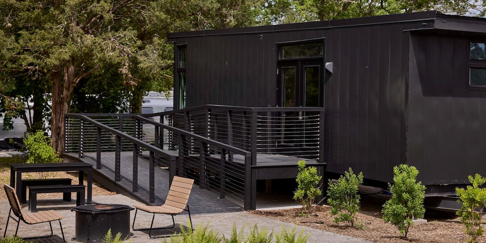 Suite, Mobility Accessible - Photo 6