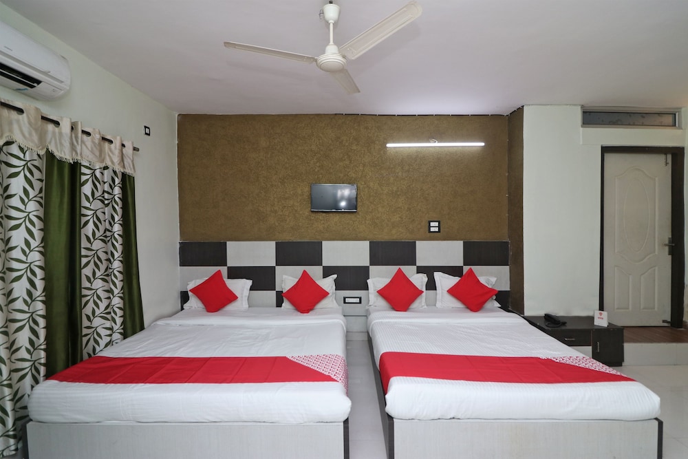Deluxe Double Or Twin Room, 1 Queen Bed photo 3