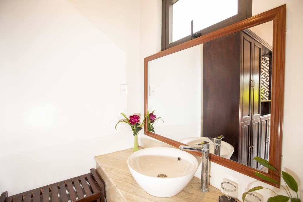 Standard Twin Room - Photo 10