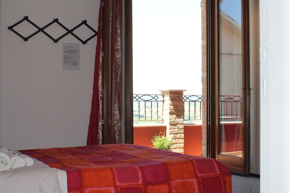 Triple Room (Rosso Piceno) photo 2