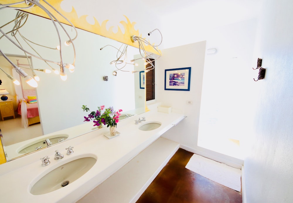 Standard Double Room, 2 Twin Beds, Private Bathroom, Ocean View photo 2