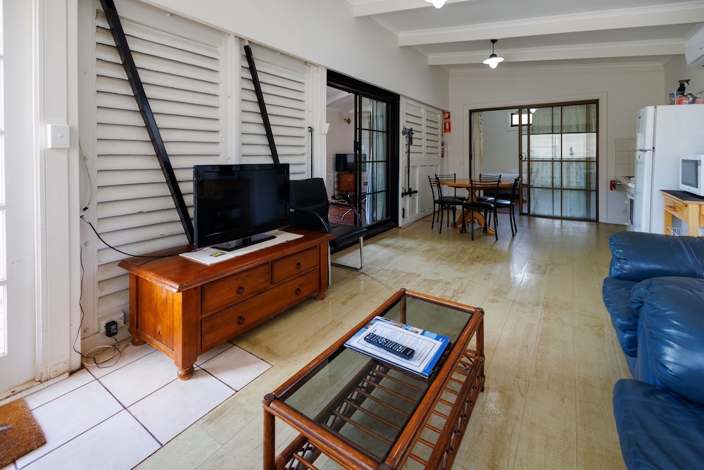 Family Cabin, 2 Bedrooms, Kitchen photo 1