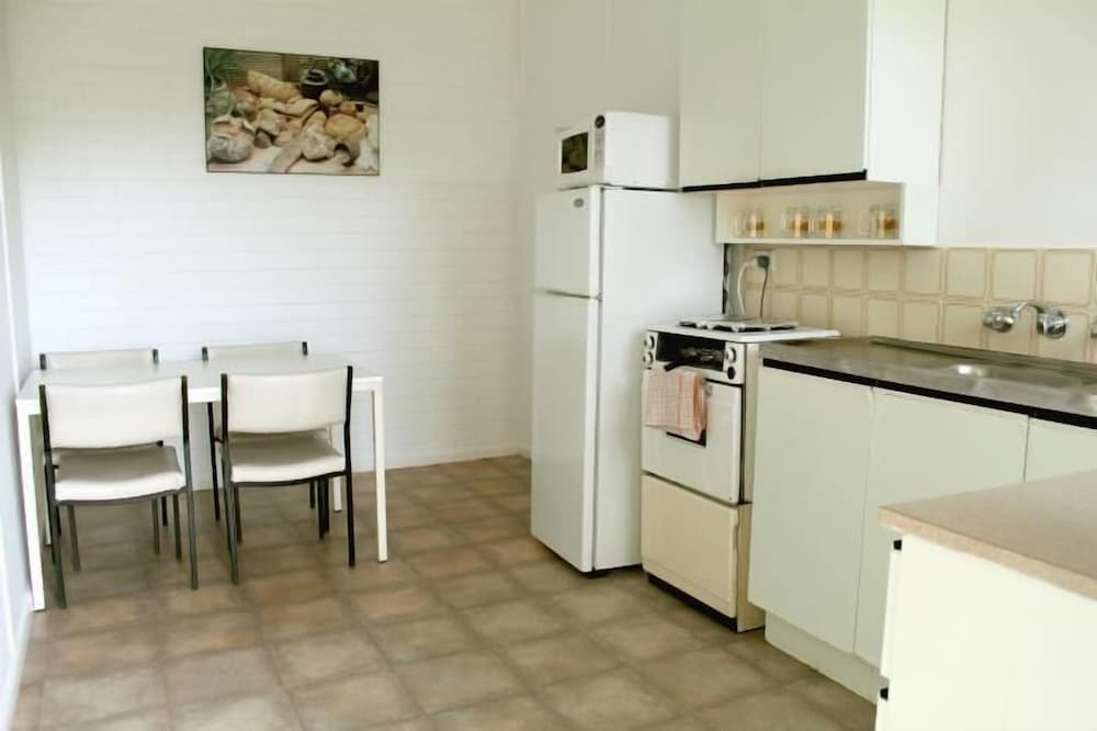 Standard Apartment, 2 Bedrooms, Non Smoking, Kitchen (Stay 4 And Save!) photo 2