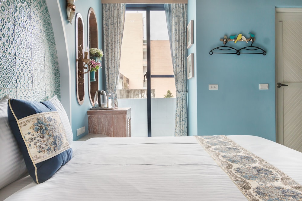 Deluxe Double Room, 1 Queen Bed, Balcony photo 1