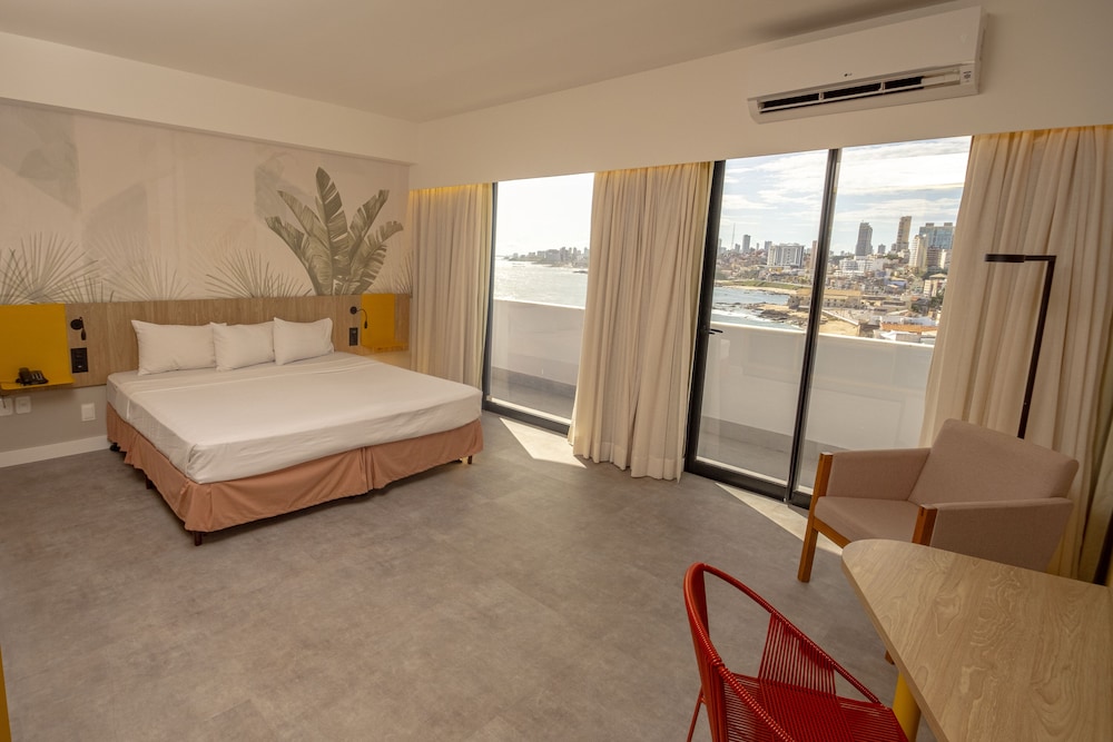 Luxury Room, 1 King Bed, City View - Photo 5