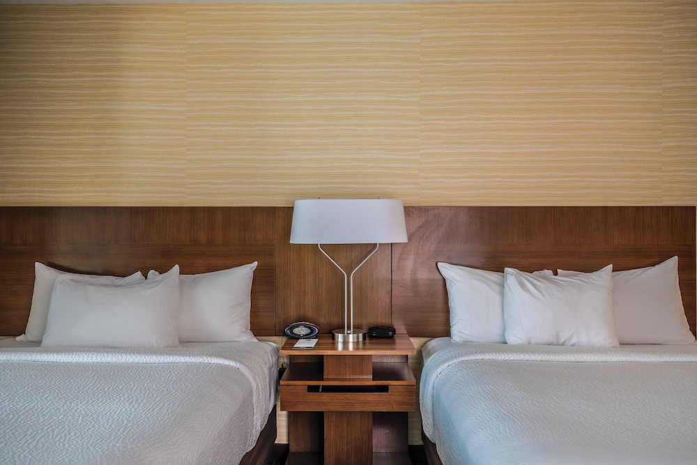 Room, 2 Queen Beds, City View
