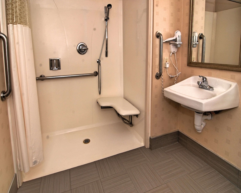 Room, Accessible, Non Smoking - Photo 5