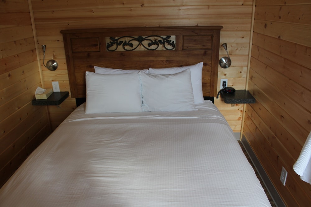 Two Bedroom Cabin with Kitchen photo 1