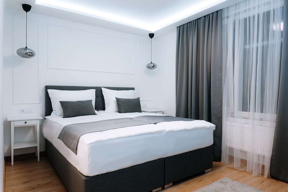 Classic Double Room, 1 King Bed photo 2