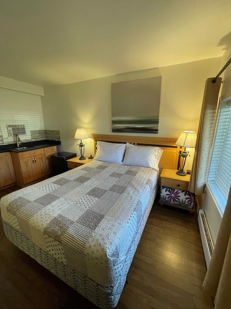 Deluxe Room, 1 Bedroom, Kitchen, Mountain View photo 1