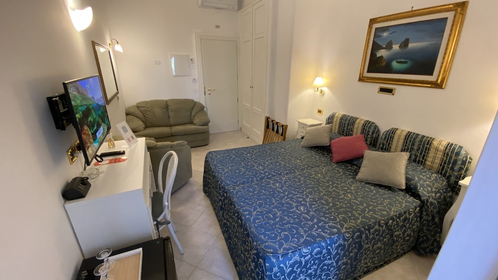 Comfort Room, Non Smoking - Photo 5