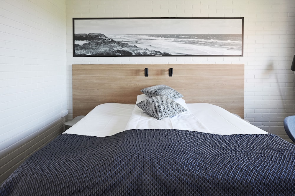 Standard Room, 1 King Bed, Accessible, City View photo 3