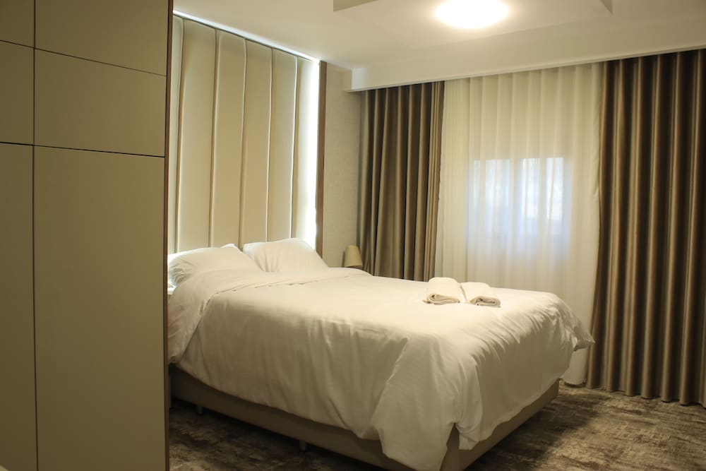 Deluxe Room, 1 Queen Bed