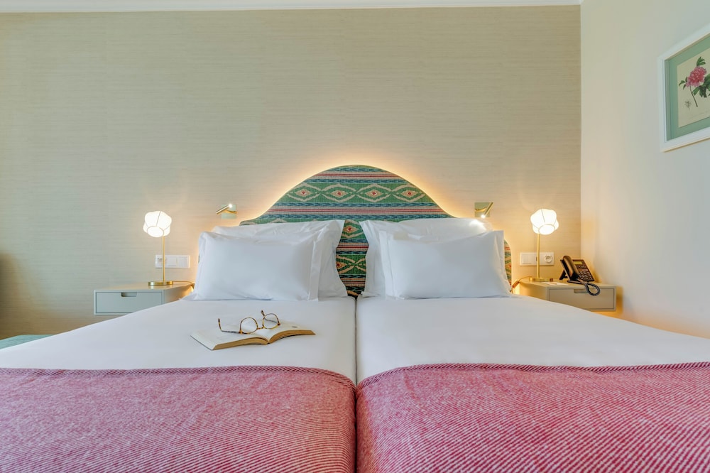 Twin Room, Pool View