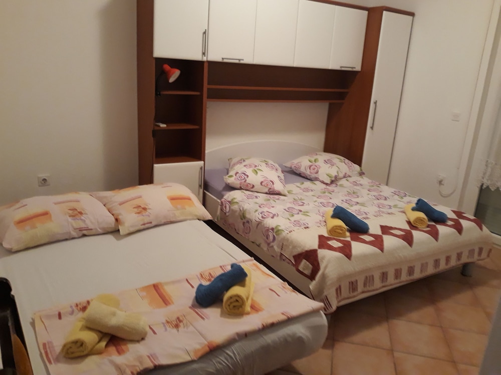 House, 3 Bedrooms, Accessible, Smoking