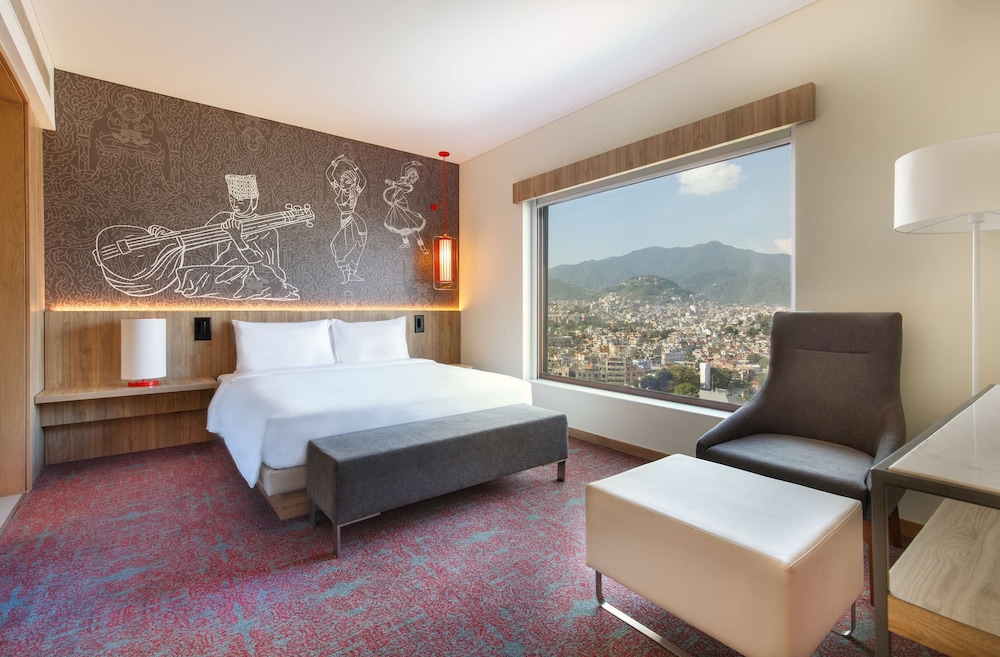 Suite with 1 King Bed - Photo 6