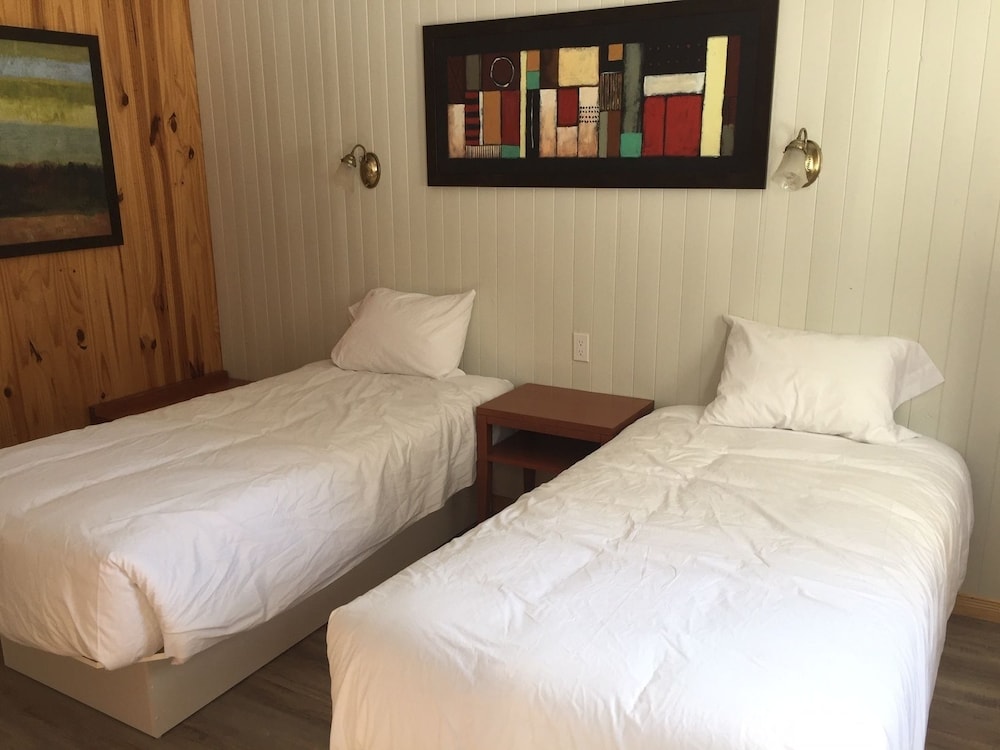 Economy Twin Room (Motel / 2 single beds) photo 1