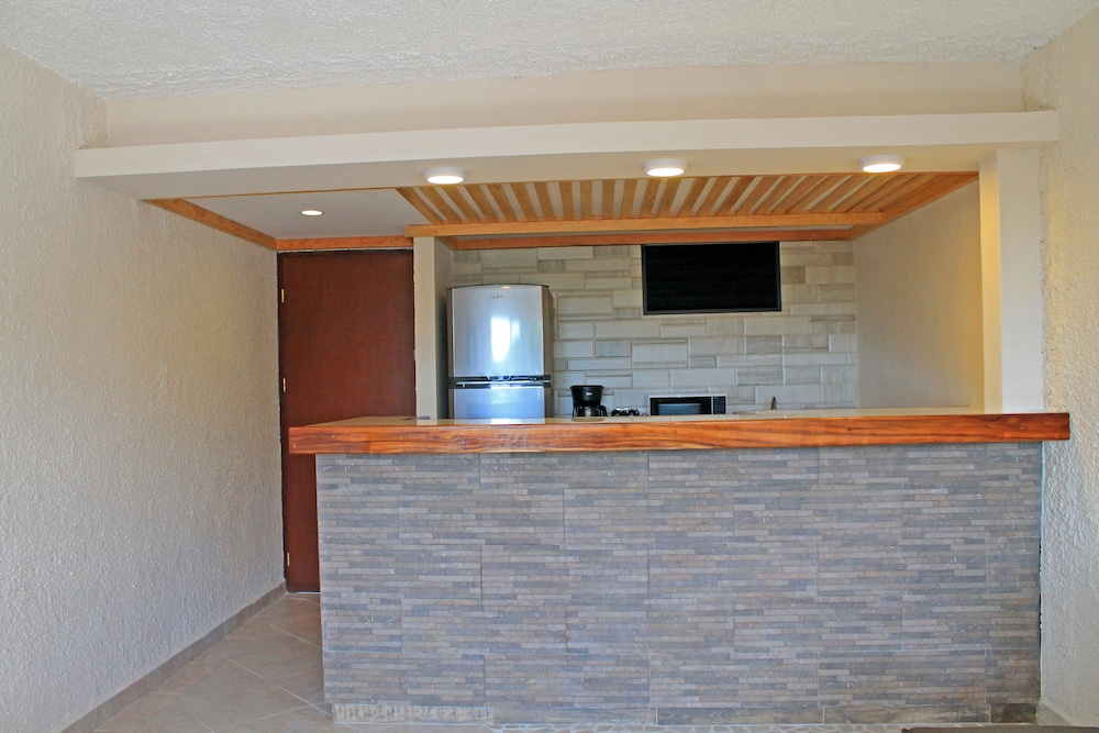 Family Room, 2 Bedrooms, Connecting Rooms - Photo 7