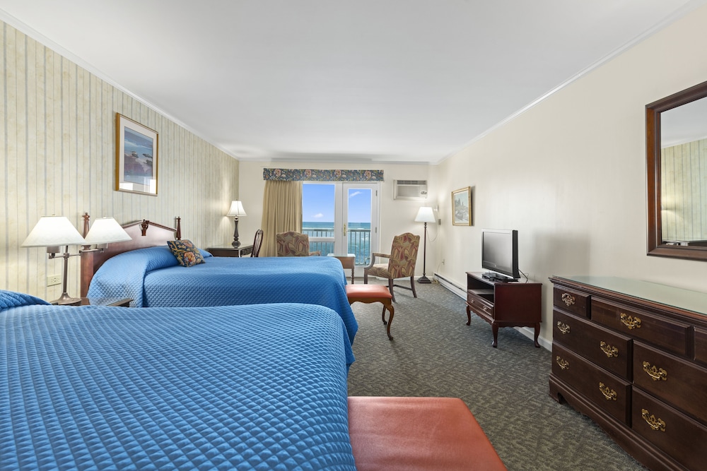 Oceanfront 2nd Floor 2 Double Beds
