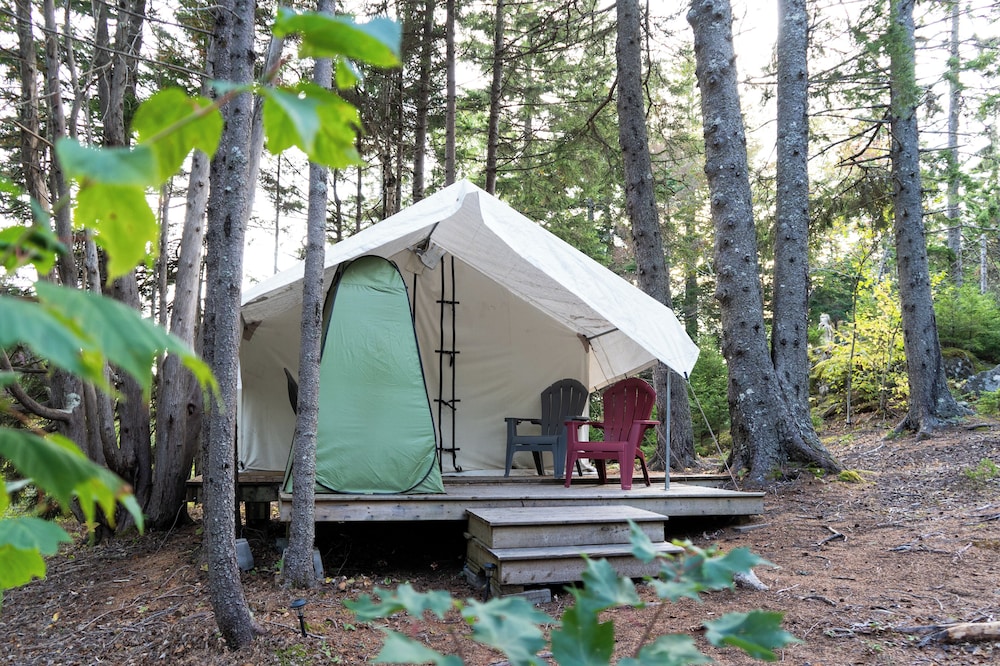 Premier Tent photo 2