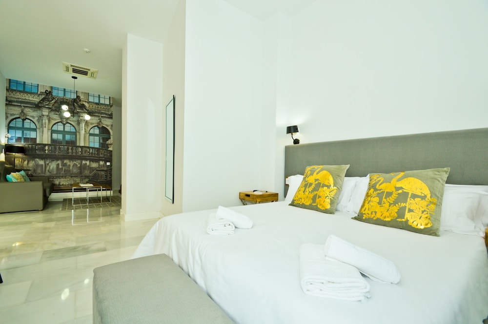 Suite, 2 Bedrooms (7)