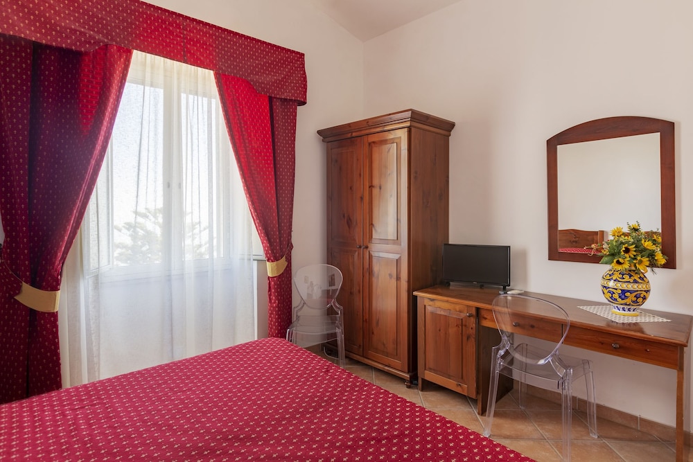 Deluxe Double or Twin Room photo 3