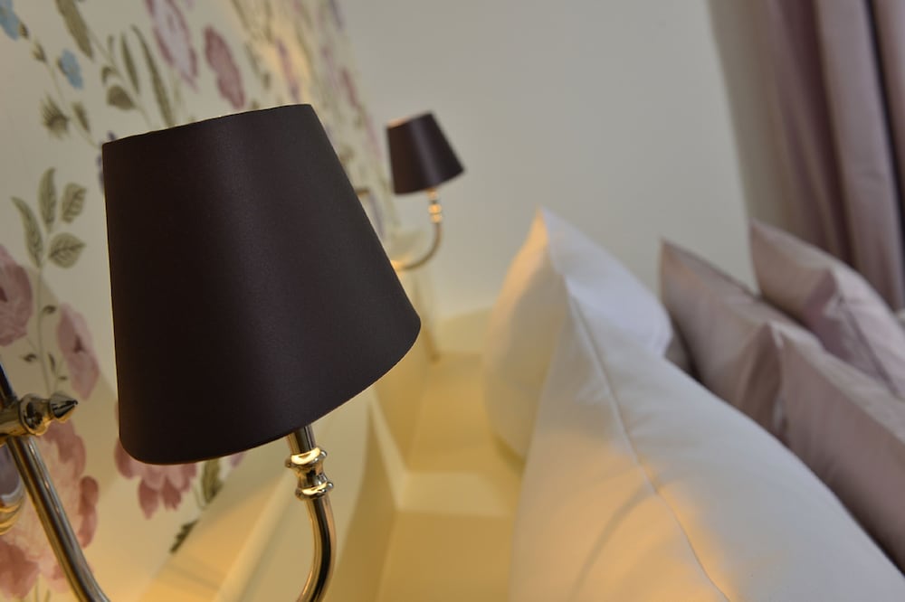 Basic Double or Twin Room - Photo 10
