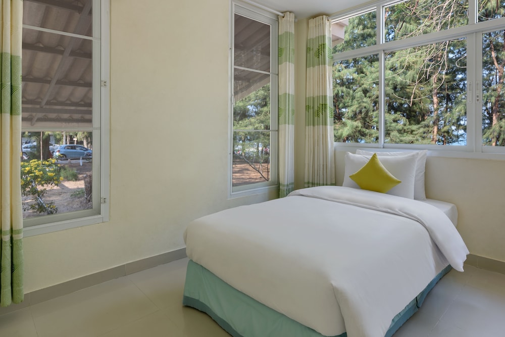 Beach House, 3 Bedrooms, Beachside - Photo 3